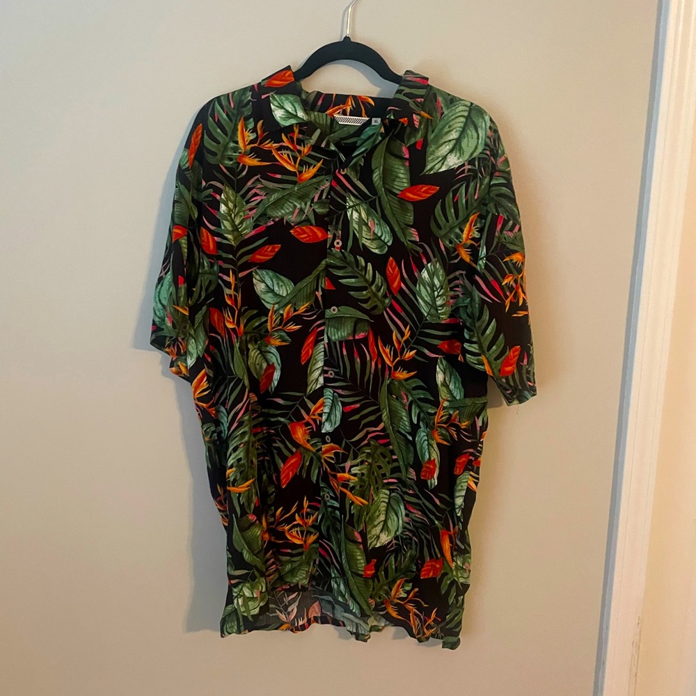 Men’s Tropical Shirt XL NWOT